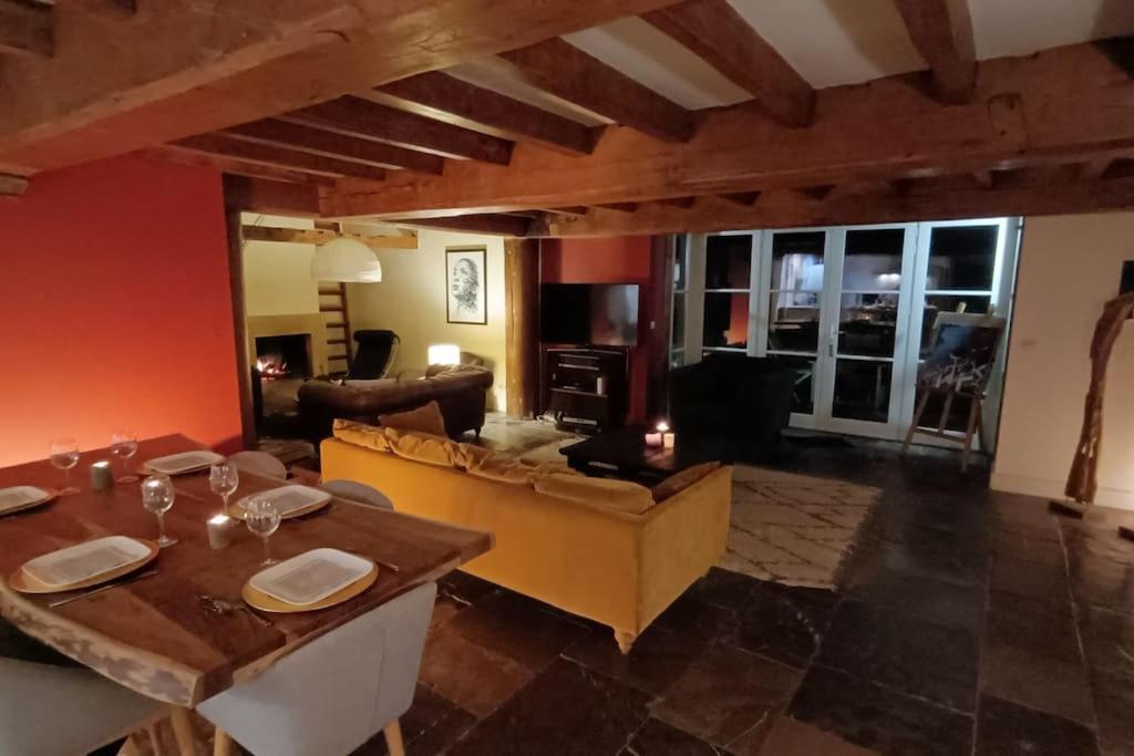 Ferme De Caractere Avec Piscine Et Cheminee Villa Sainghin-en-Mélantois Exterior photo